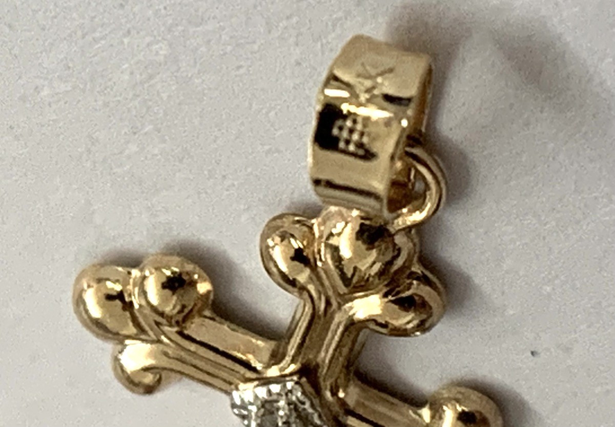 14K Yellow Gold Diamond Danty Detailed Cross .6G