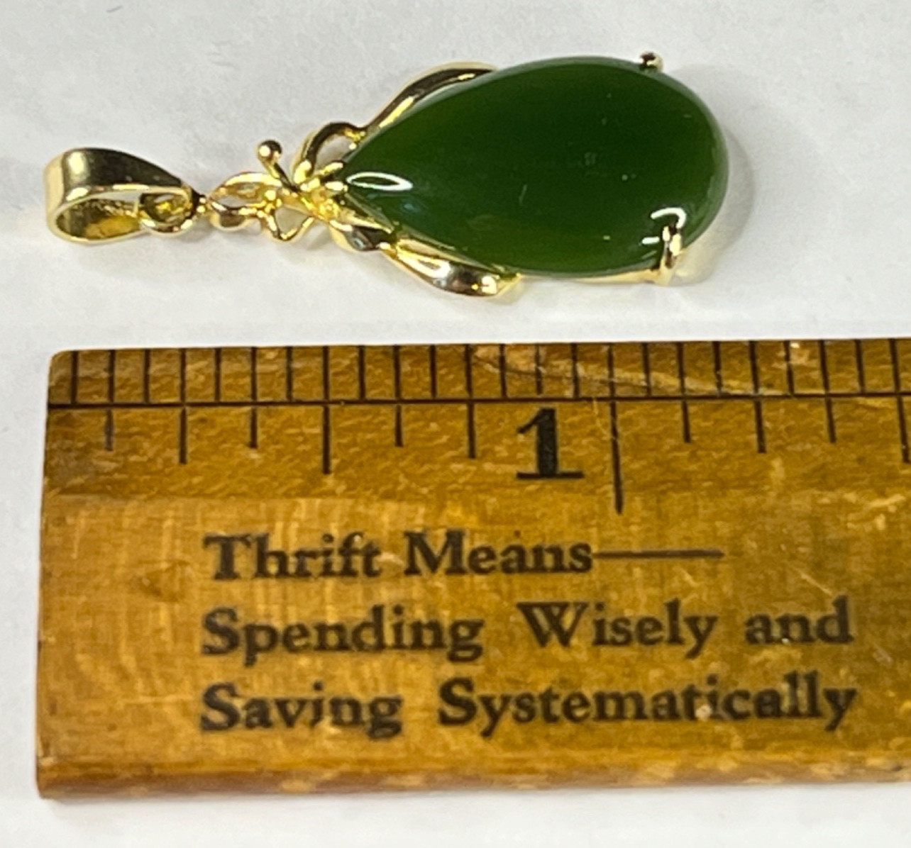 18K Yellow Gold Vintage Natural Green Nephrite Jade Teardrop Pendant Excellent C