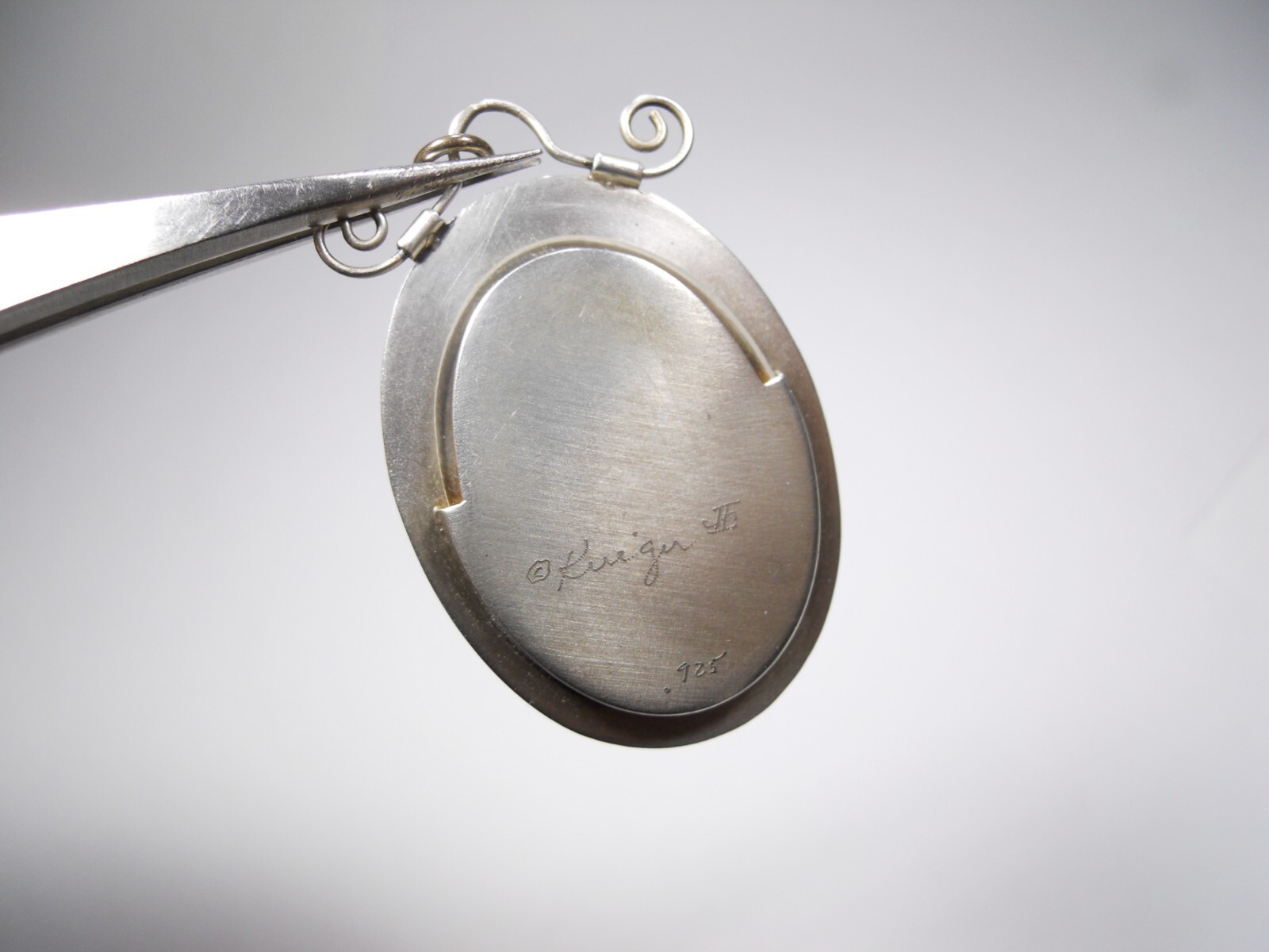 HANDMADE OVAL GEOMETRIC PHOTO PICTURE FRAME PENDANT CHARM STERLING SILVER 925 .