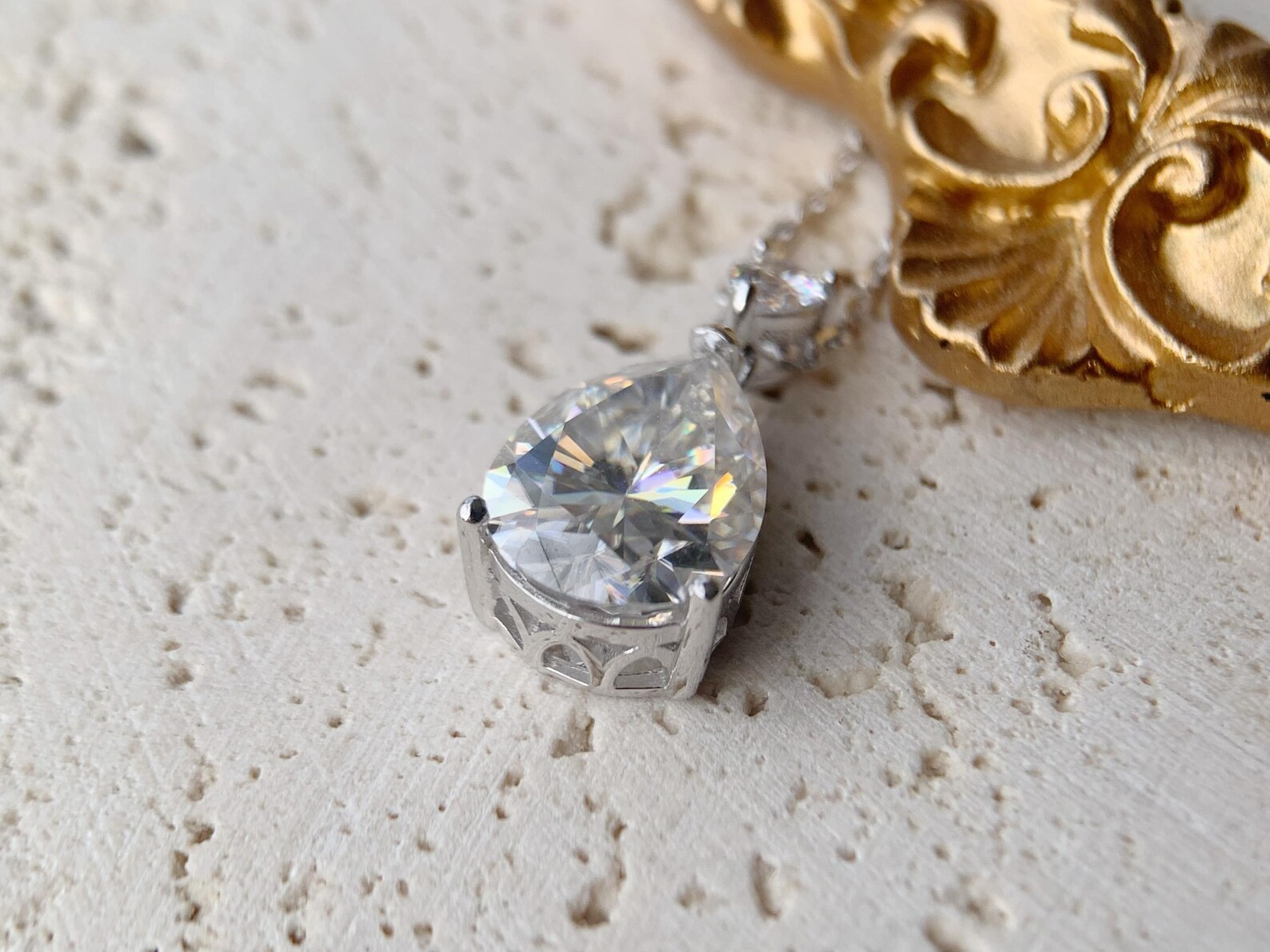 3CT Pear Moissanite Pendant 925 Elegant Minimalist Sparkling Statement Necklace