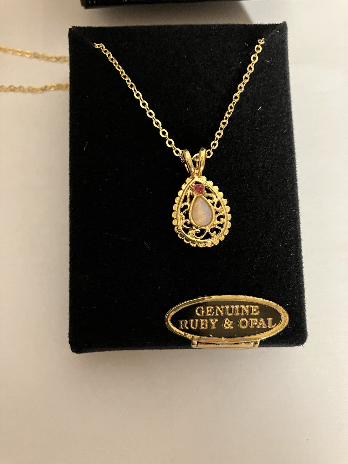 Vintage Van Doran “Genuine Ruby & Opal” Pendant Gold Tone 18” Chain Original Box
