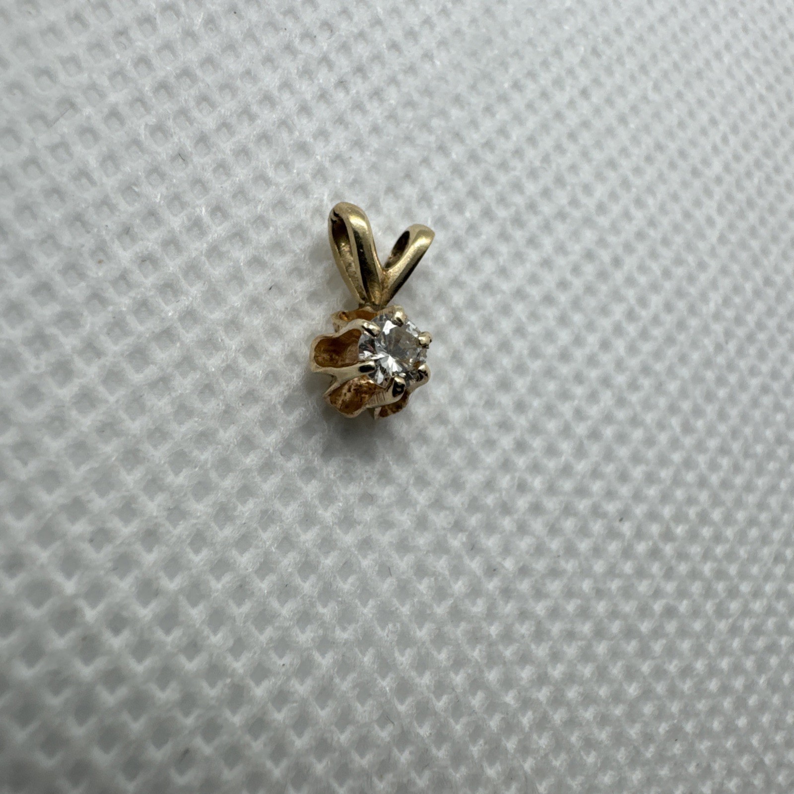 VINTAGE 14K YELLOW GOLD DIAMOND BUTTERCUP 6 PRONG SETTING PENDANT, 0.15 TCW