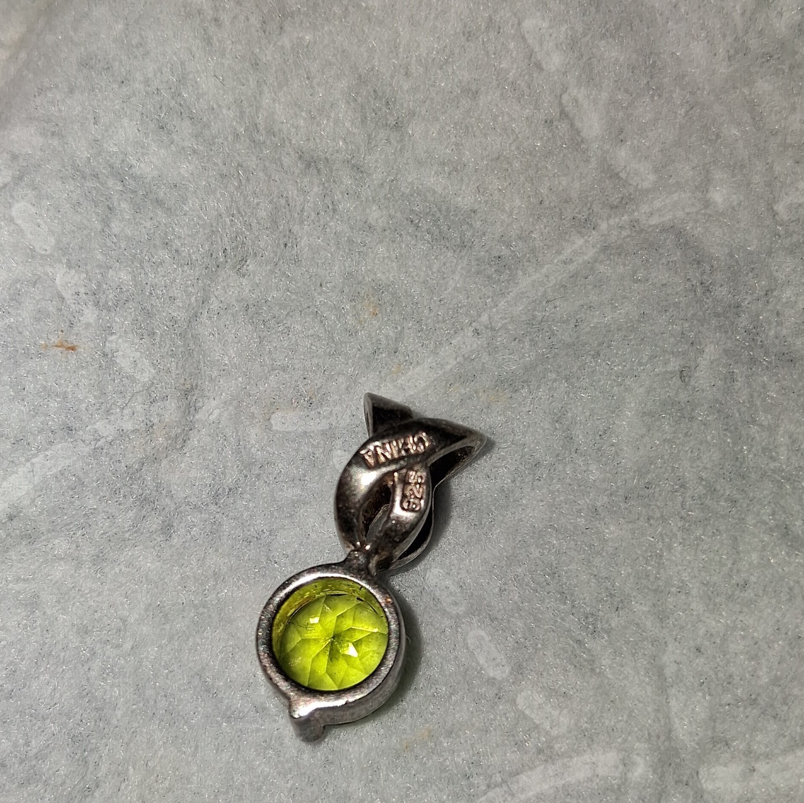 925 Sterling Silver Round Green Peridot Prong Set Pendant Signed