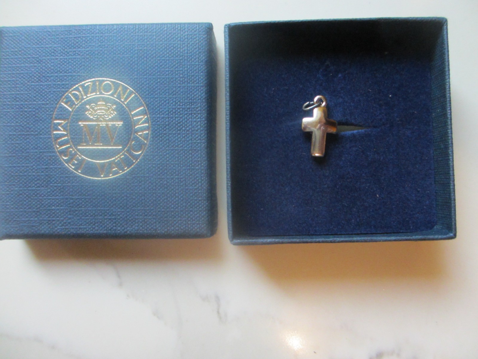 EDIZIONI MUSEI VACTICANI SMALL CROSS PENDANT