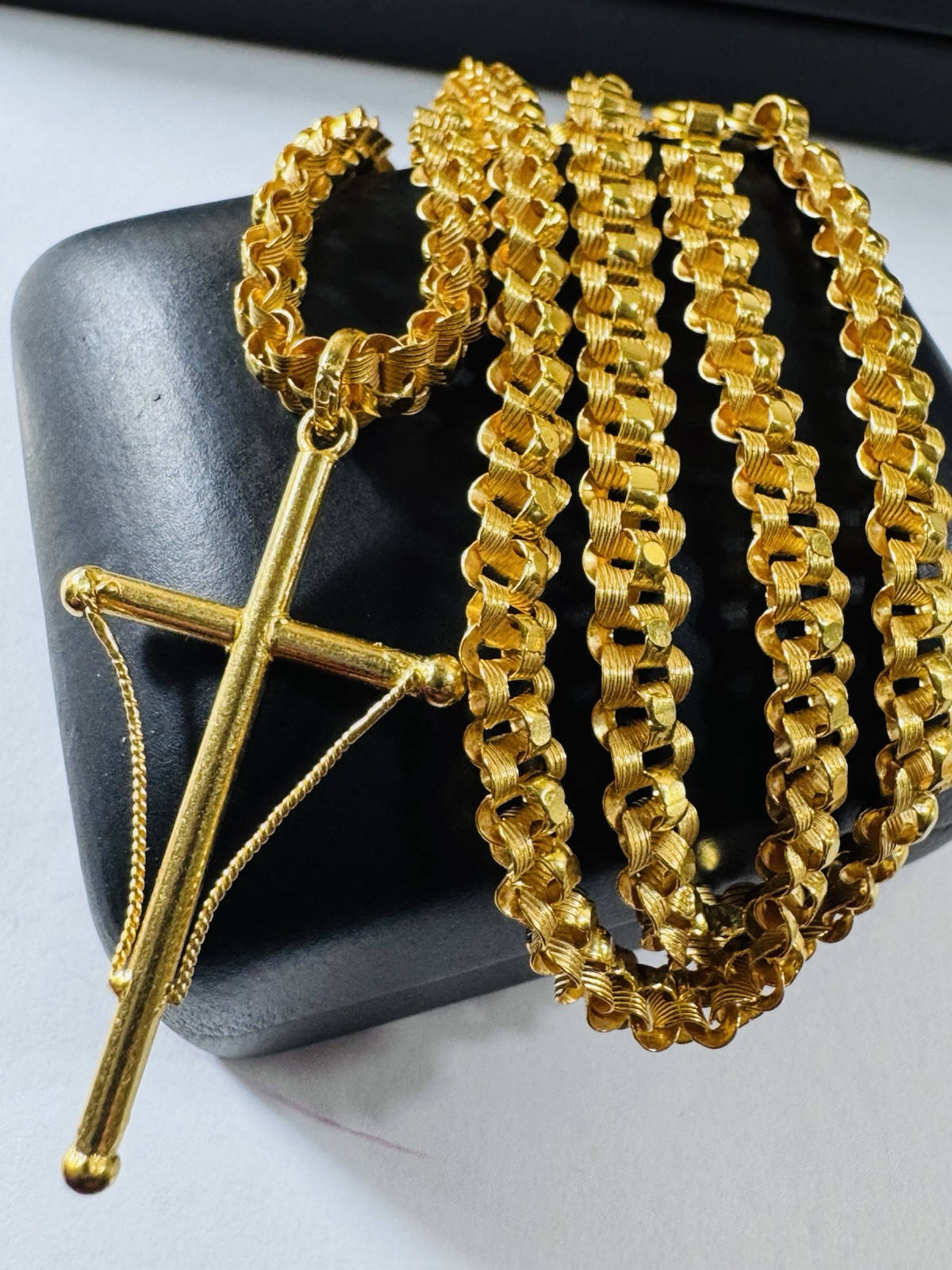 22K 916 22C Fine Real Gold 17.5”/18 inch Cross Necklace 21.7g 6mm