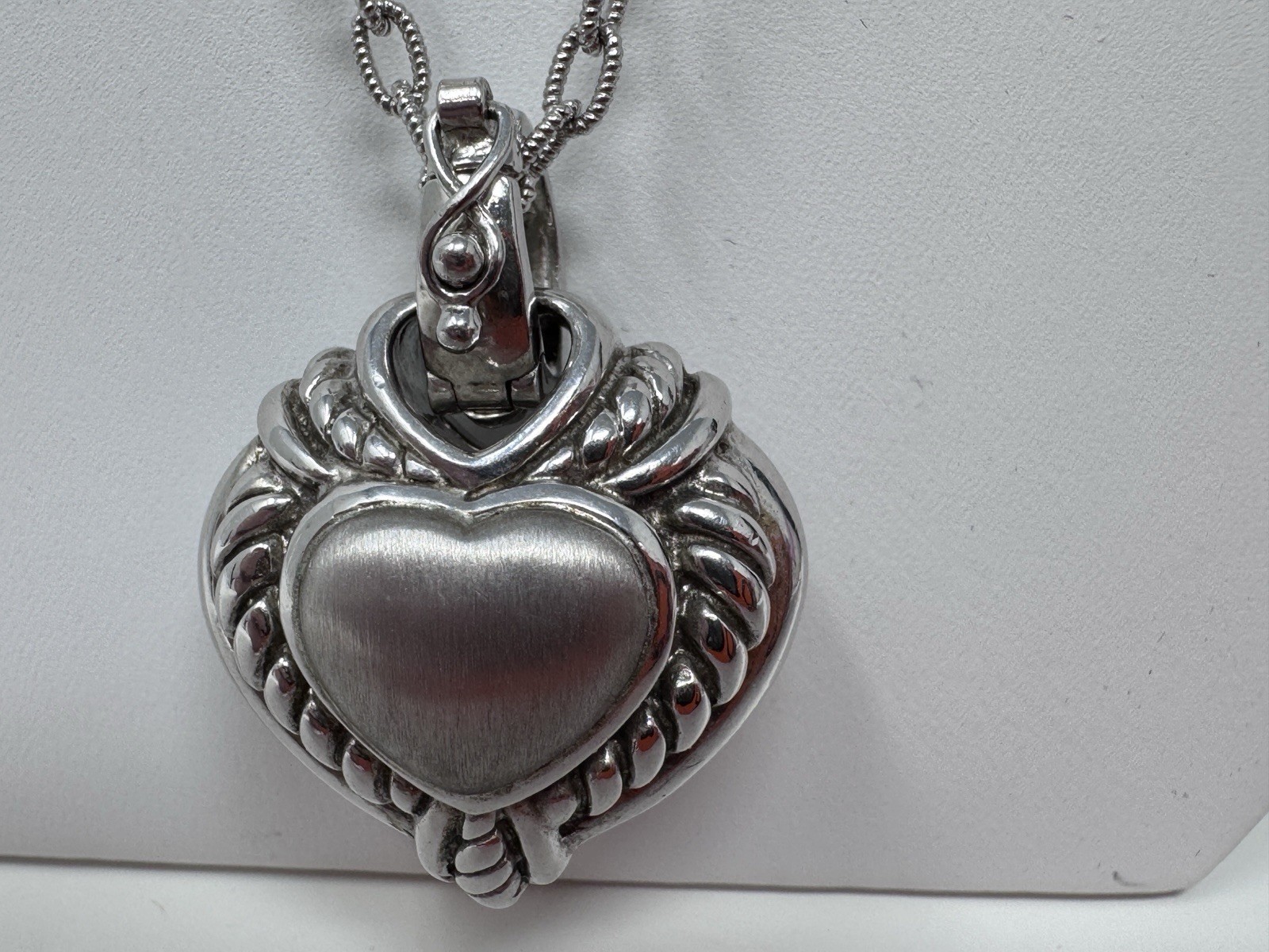 Judith Ripka Sterling Silver Pearl CK 925 Heart Pendant Station Necklace 20”