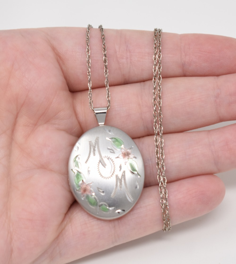 24″ Princess Pride Sterling Silver Etched Flower MOM Photo Locket Necklace 9.42g