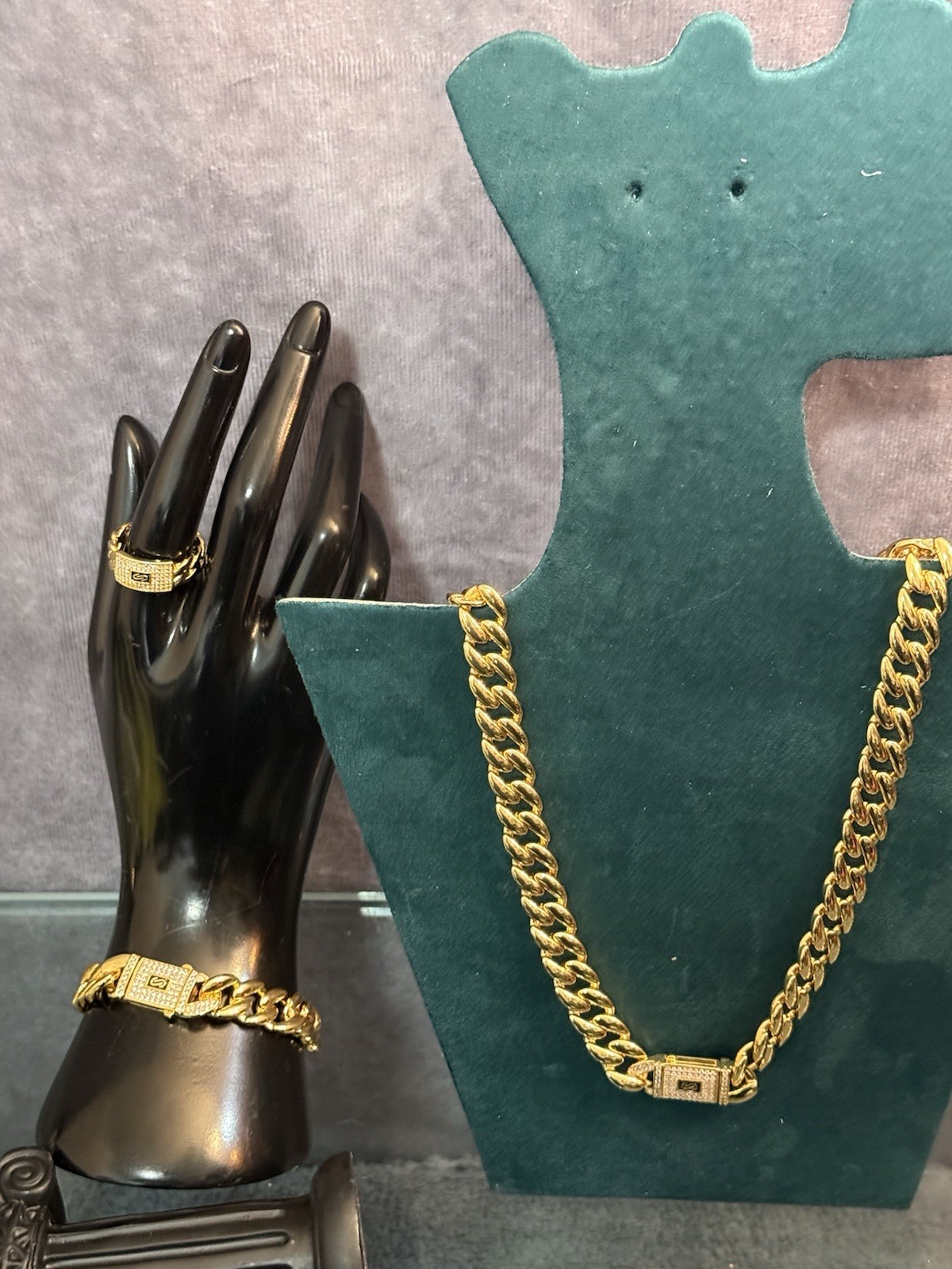Gold plated. Tarnish free none fading necklace set. Ring size 10