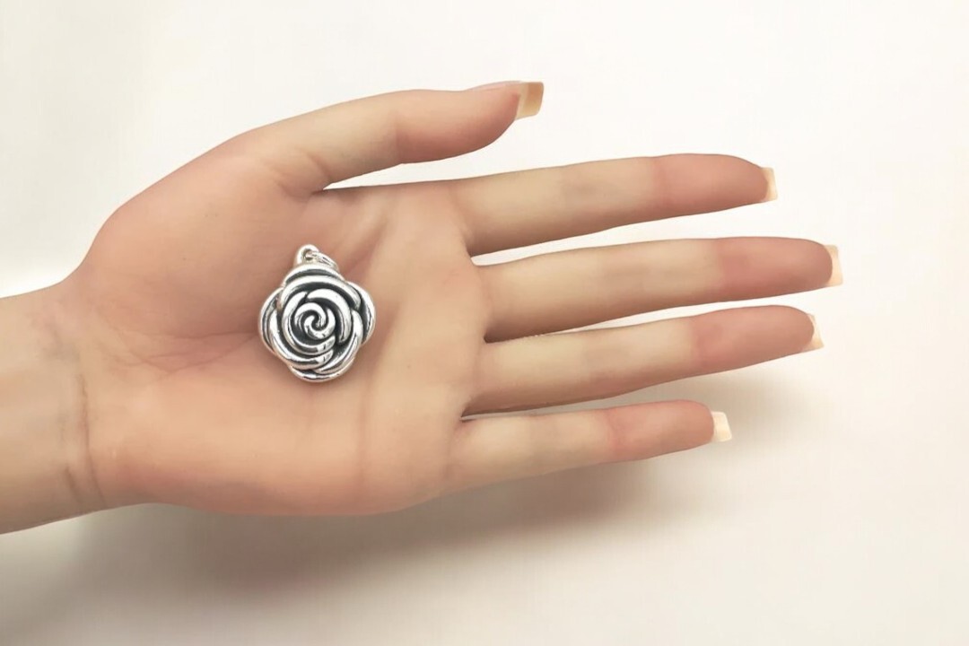 925 Lightweight Silver Rose Flower Pendant – Chain Sold Separate 1522