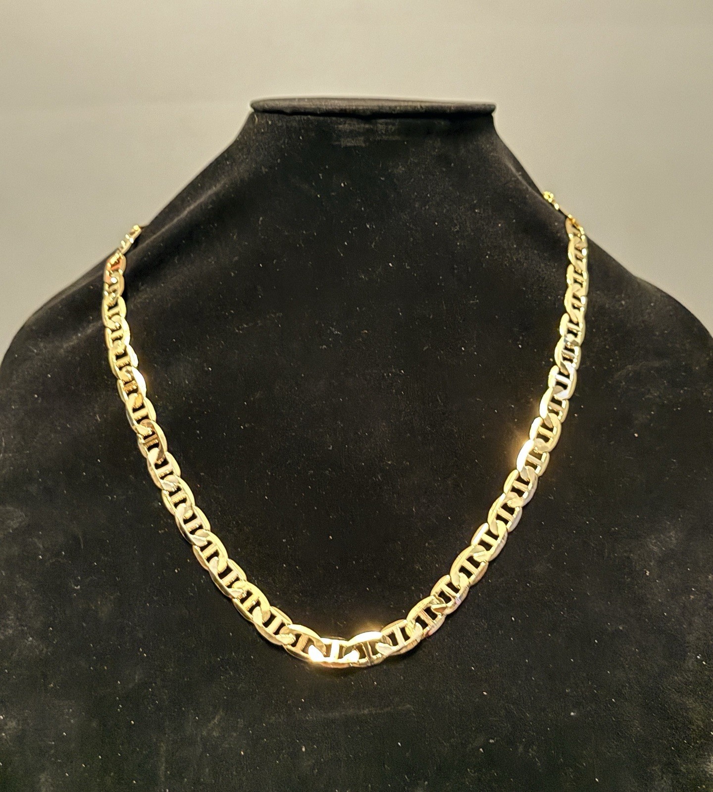 Men/Women 24.5” 14k stamped 9.1mm Gold Filled Mariner Chain Necklace 49.61 g