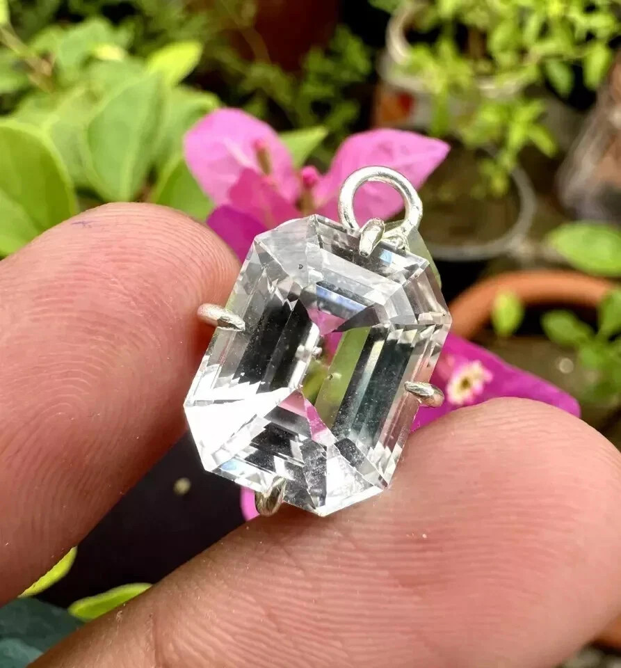 Natural Certified 25 Ct Emerald White Sapphire 925 Solid Silver Pendant