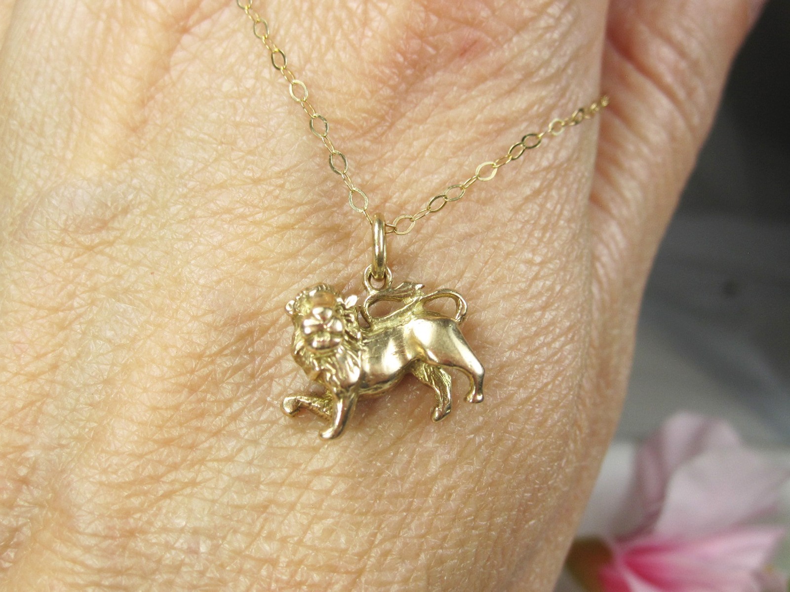Vintage 9kt gold Lion Passant, Leo Charm pendant, Animals Charm collector