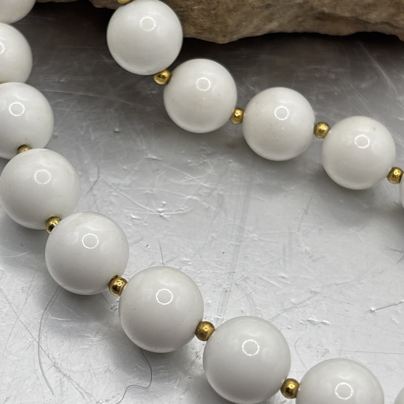 Vintage 16” Elegant White Plastic 1/2” Beads Retro MCM Fashionable Minimal #0