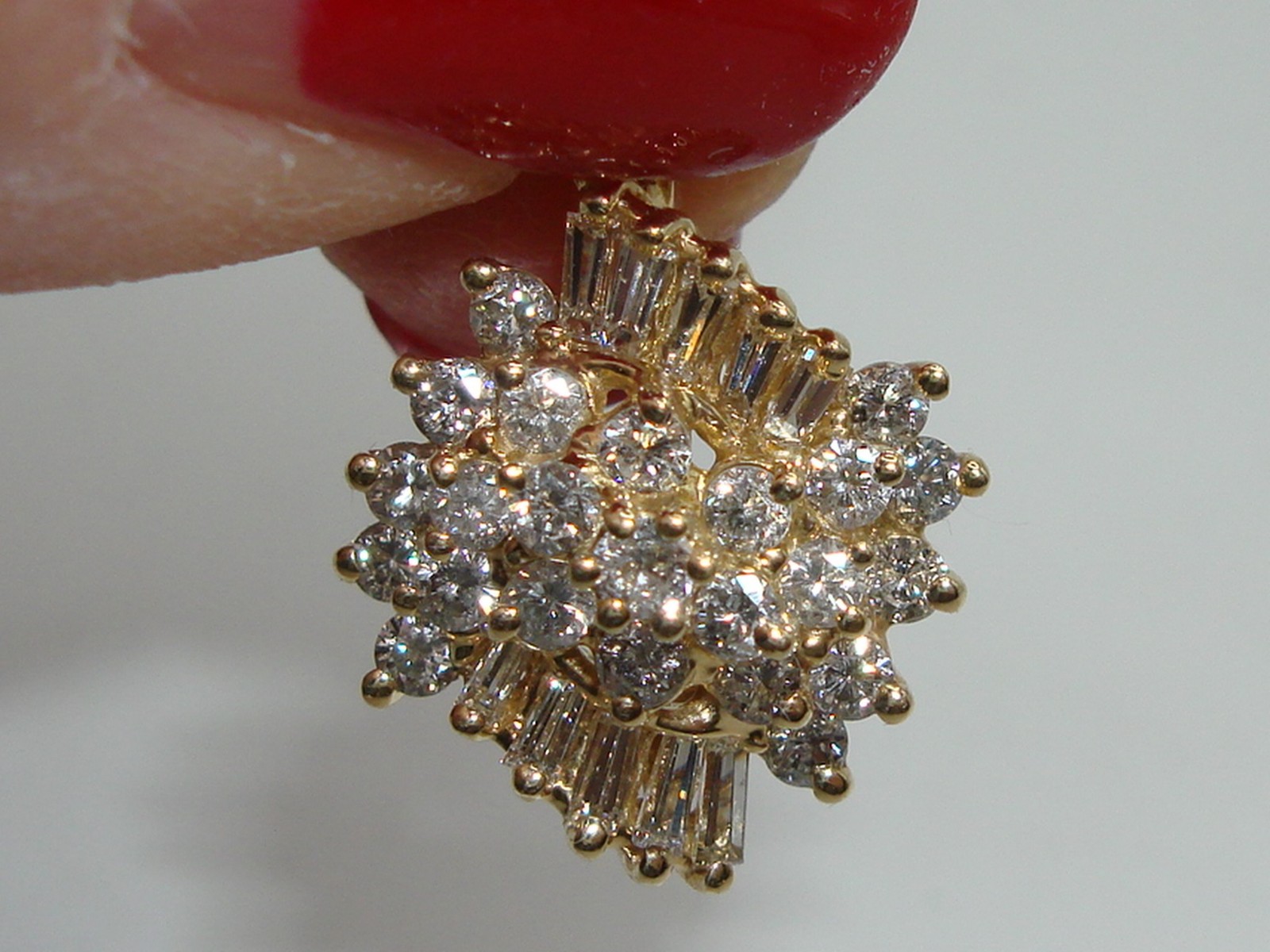 BEAUTIFUL 14K SOLID GOLD APPROX. 3/4 CTW BRILLIANT DIAMOND PENDANT!