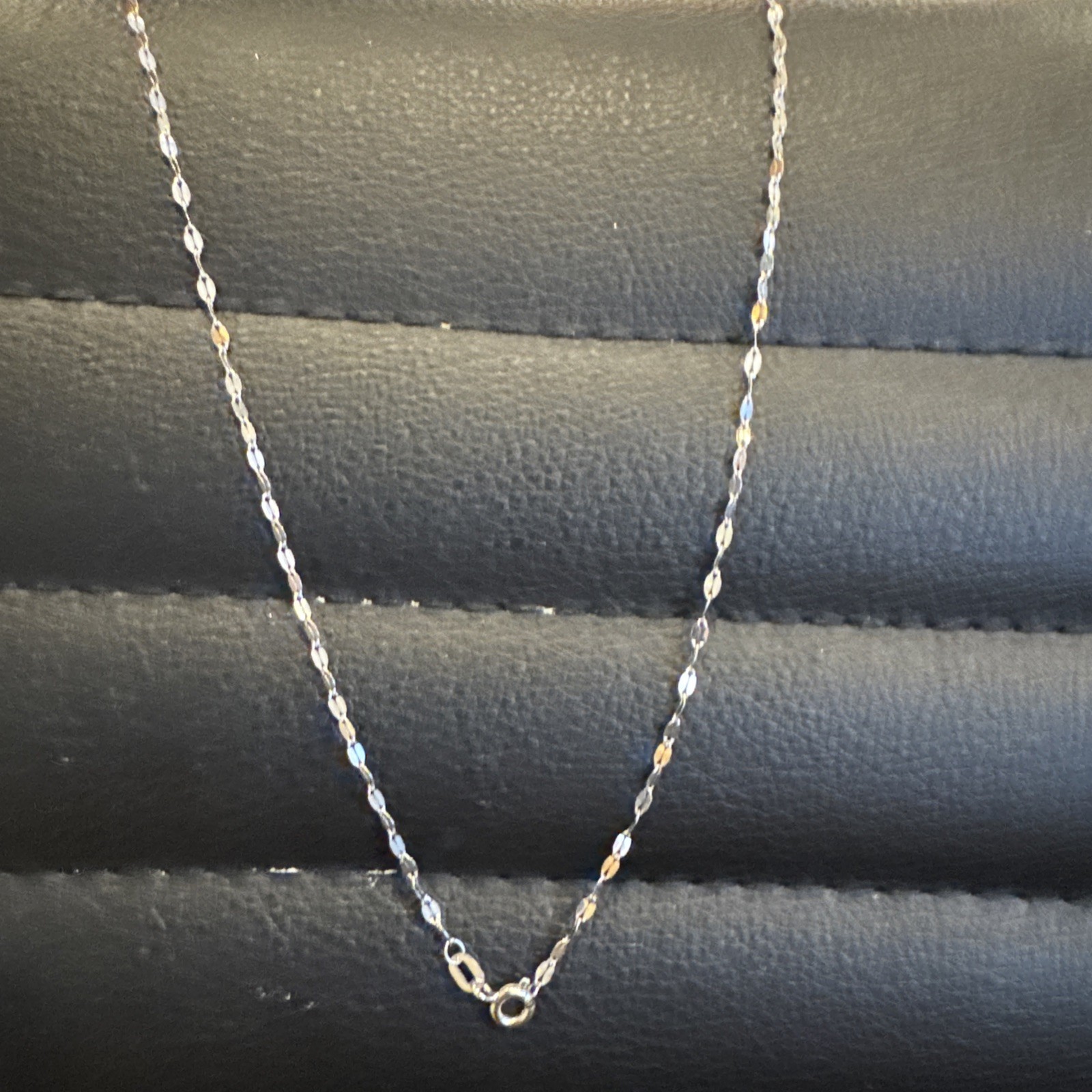 10K White Gold Necklace 20” New In Excellent Condition