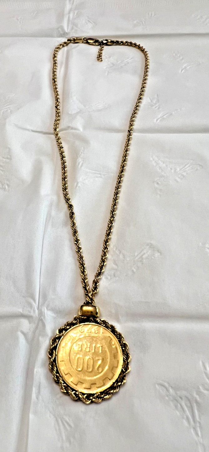BRONZO MILOR ITALY 200 Lire 1979 Coin Pendant w/ 17” Necklace in Gold