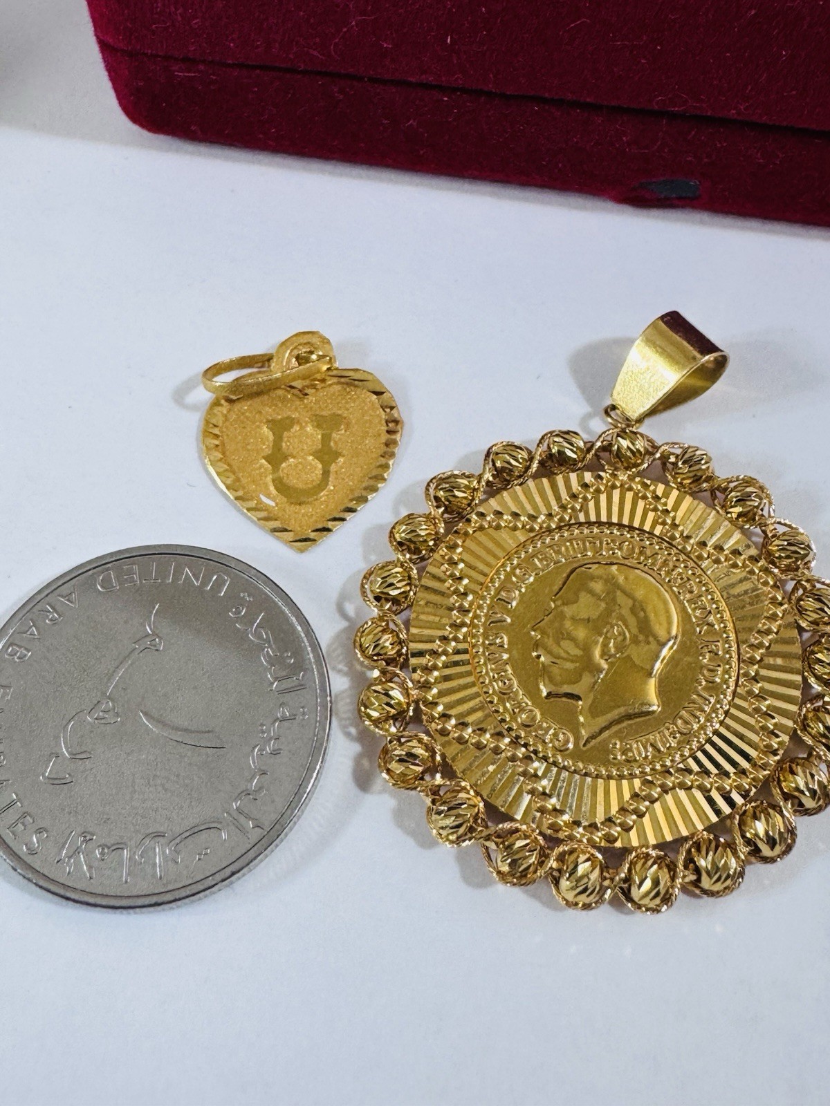 22K 916 Real Gold Two Set of Pendant 22K Heart & 21K Coin Round 6.63g