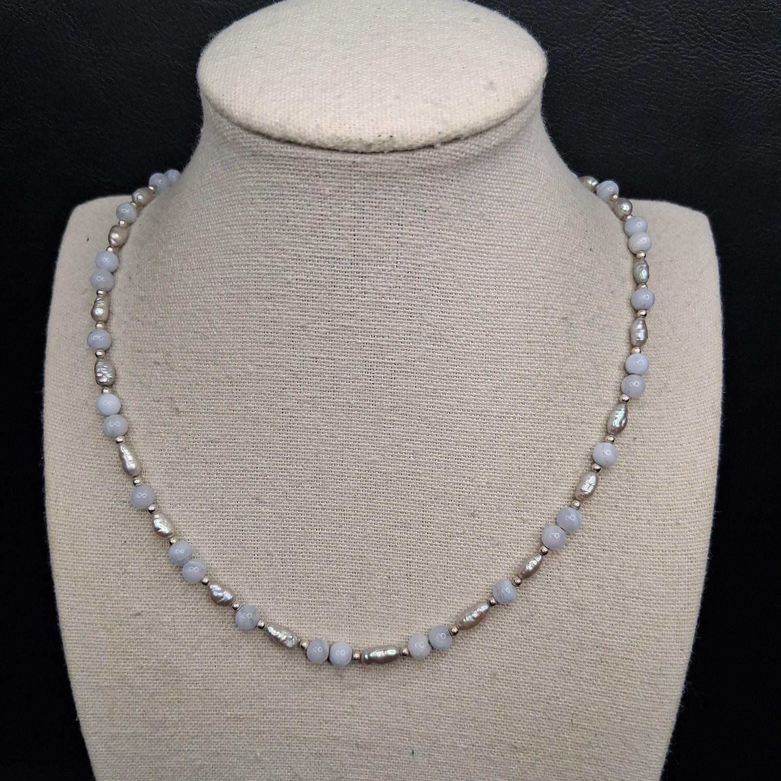 STERLING SILVER 925 Freshwater Pearl & Gray Gemstone Necklace. 18.036