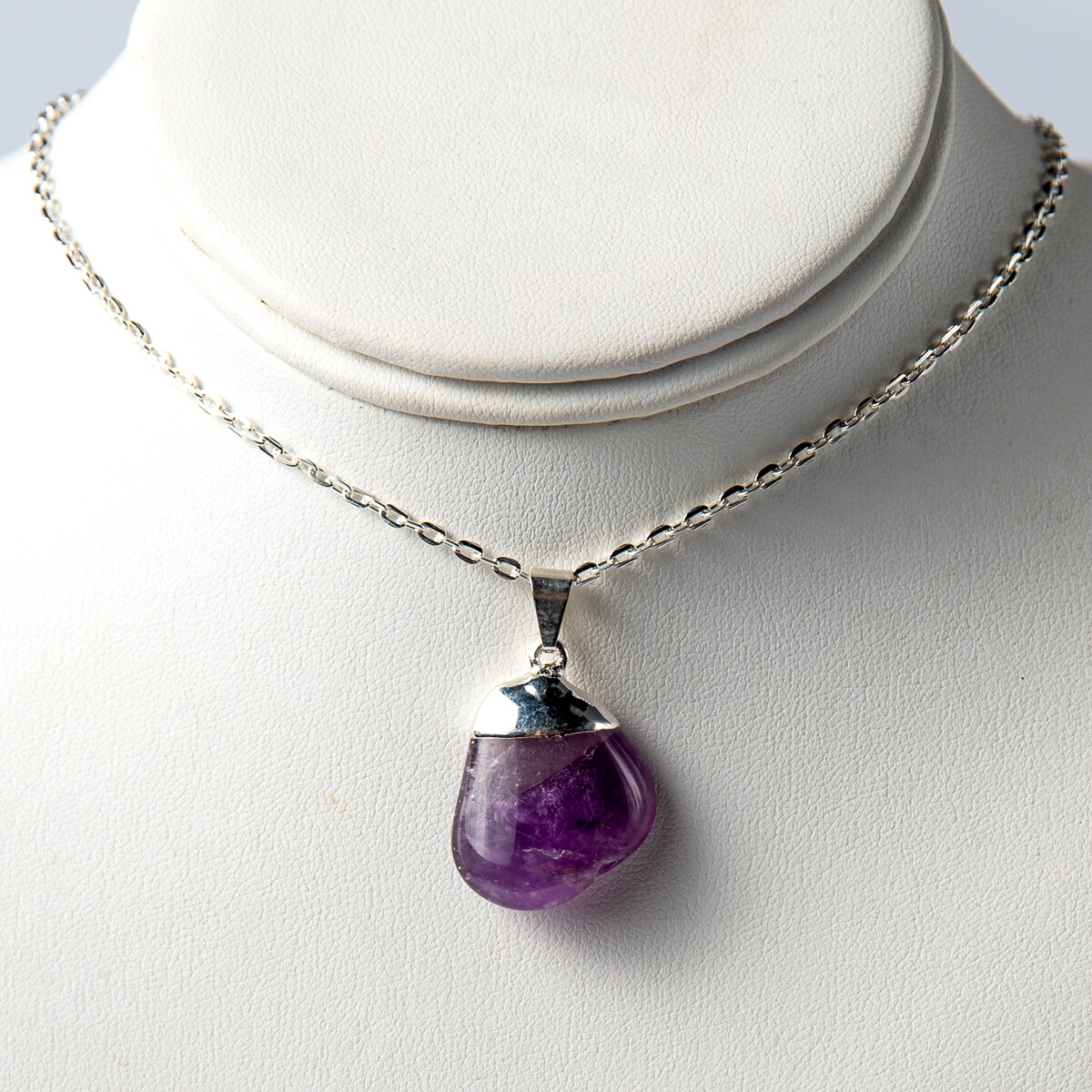 Fashion Purple Polished Amethyst Natural Crystal Necklace Pendant and Chain Gem