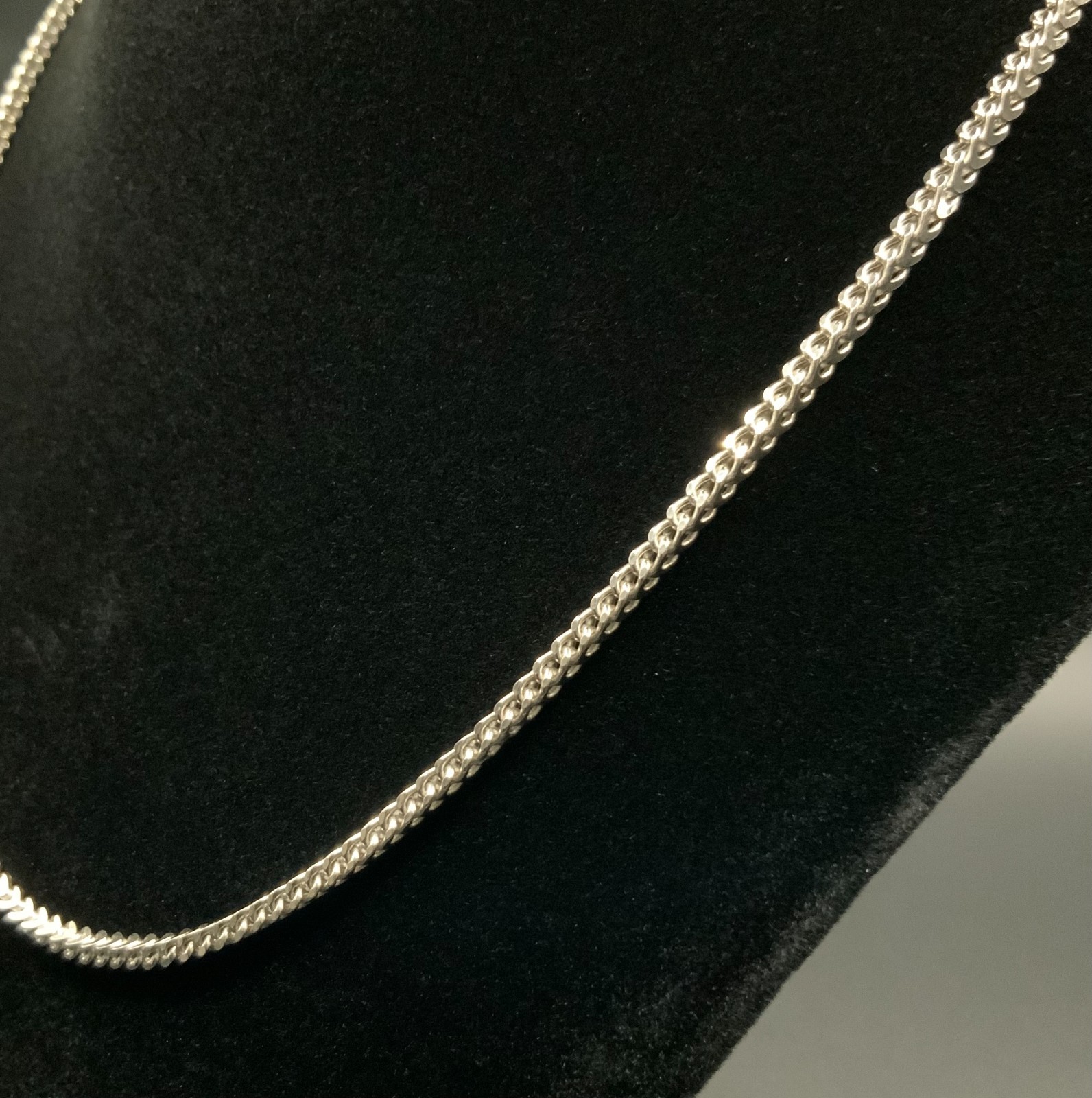 Sterling Silver Franco V Box Chain Necklace – 16” 2.5mm 7.1g – Italian Made