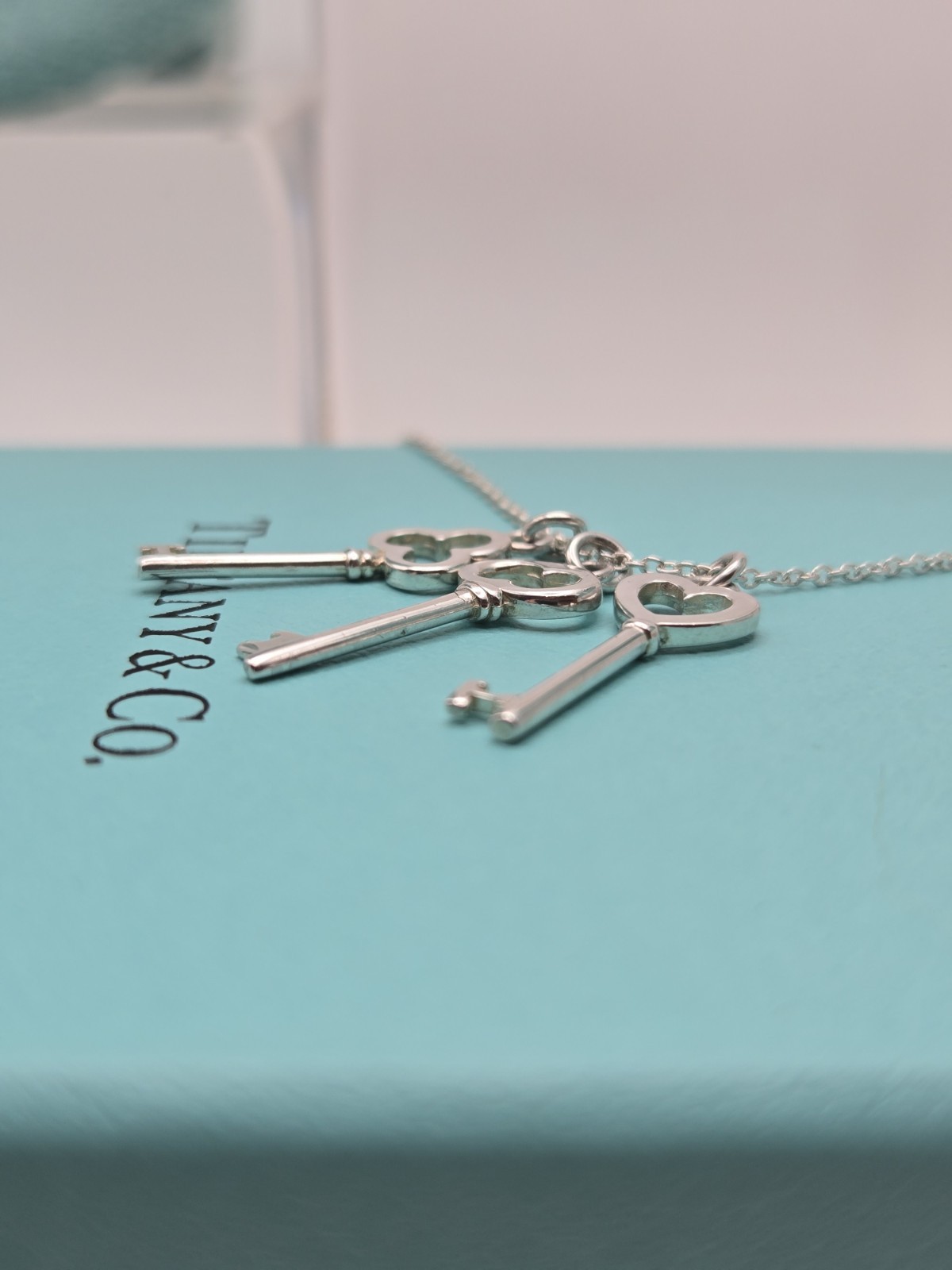 Vintage Tiffany & Co. 3 Key Pendant on 16″ Necklace in Sterling Silver Box Pouch