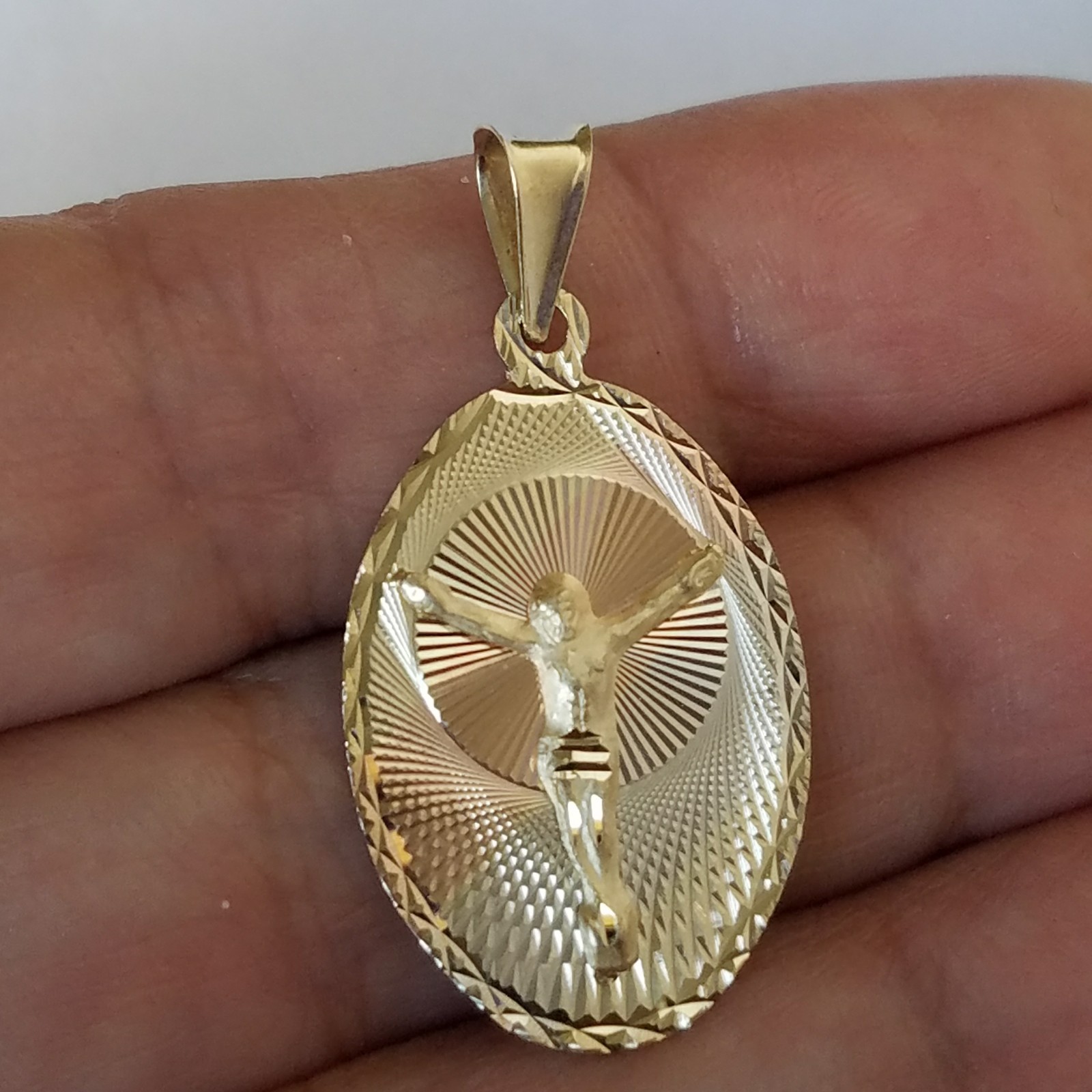 U23805 with packaging 14k yellow gold Jesus crucifix oval pendant charm G3D