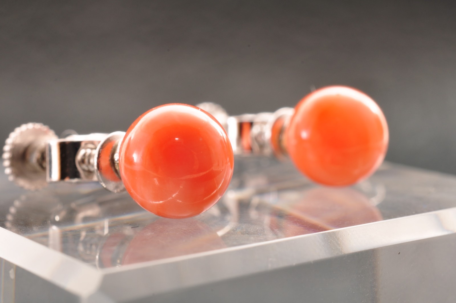 Vintage Salmon pink coral Necklace and ear clip set (17.3in 152ct) Certificate