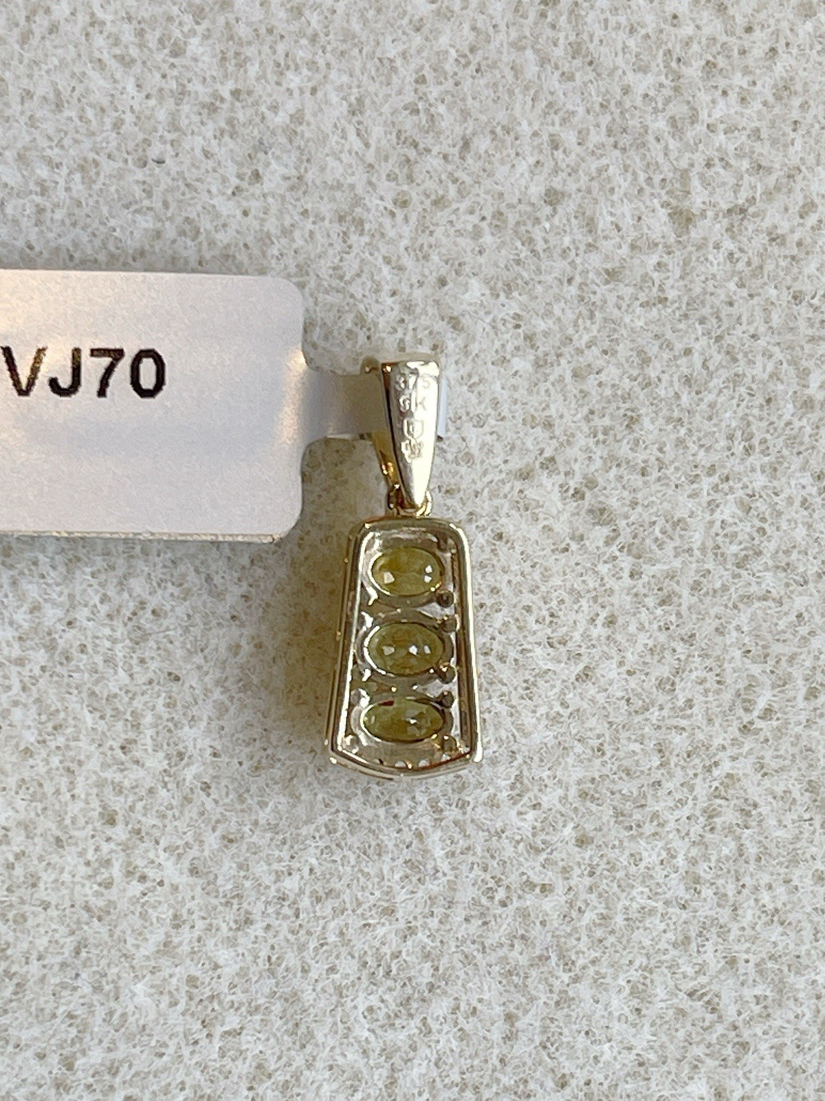 Gemporia 9k 375 Gold Pendant • Not-Enhanced Ambanja Demantoid Garnet BNWT COA