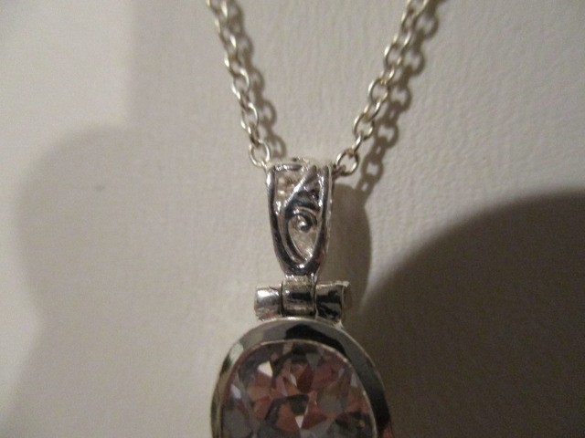 UNBRANDED 925 Sterling Silver 17″ Italy Chain & 1/2″ 925 SS Charm w/Faux Stone