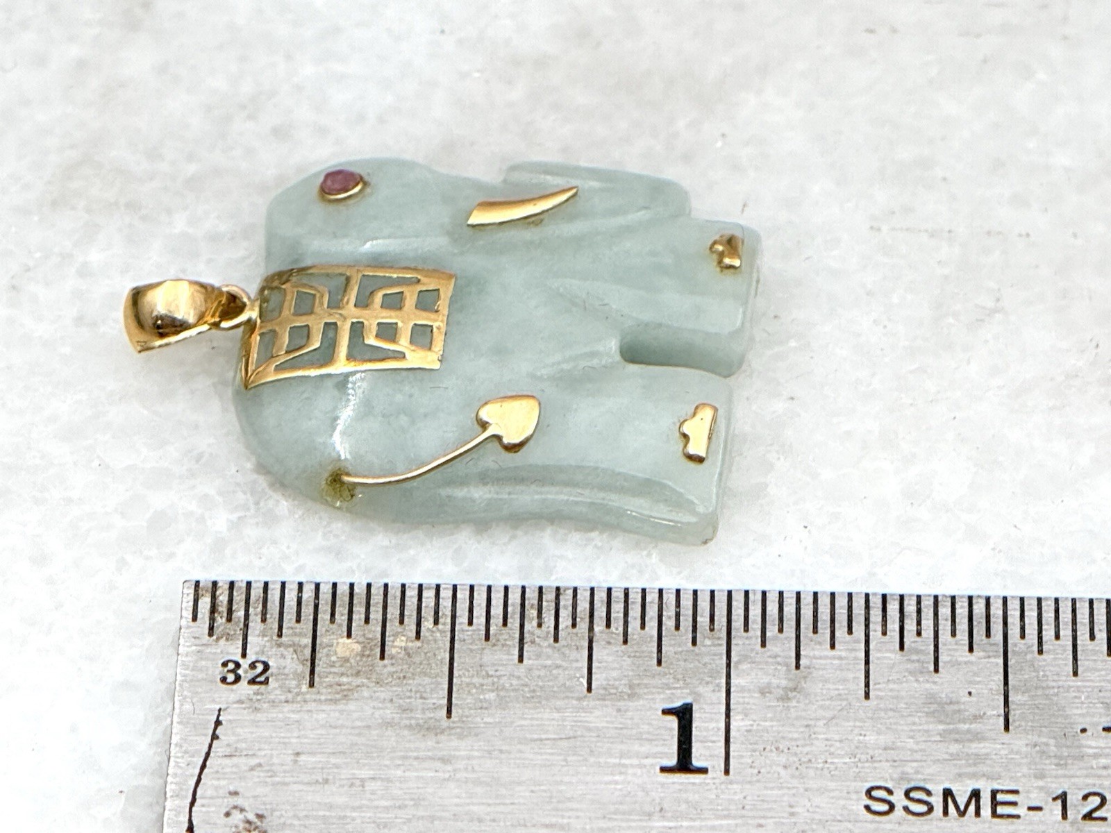 Vintage 14k Yellow Gold Natural Jade With Ruby Eye Elephant Pendant