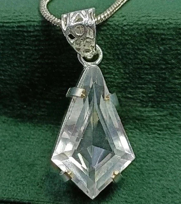 A+ Natural 20 Ct AGL Certified White Sapphire Gemstone 925 Silver Pendant