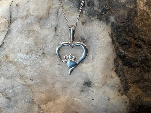 Clogau Welsh Silver & 9ct Rose Gold Paw Prints Heart Topaz Pendant 22″ Wales