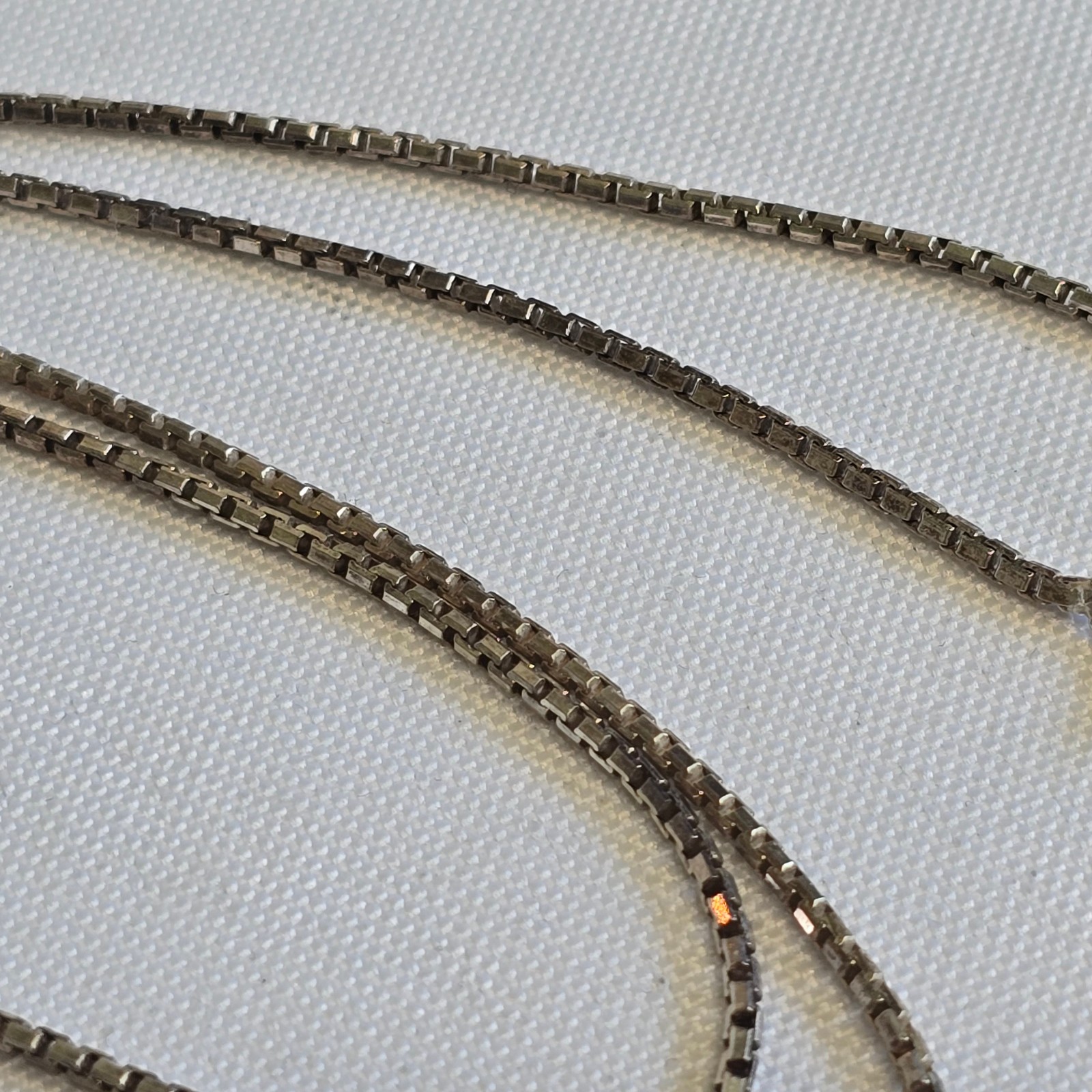 Sterling Silver Necklace 6.72g Fine Jewelry 23.5″ Box Chain Spring Ring
