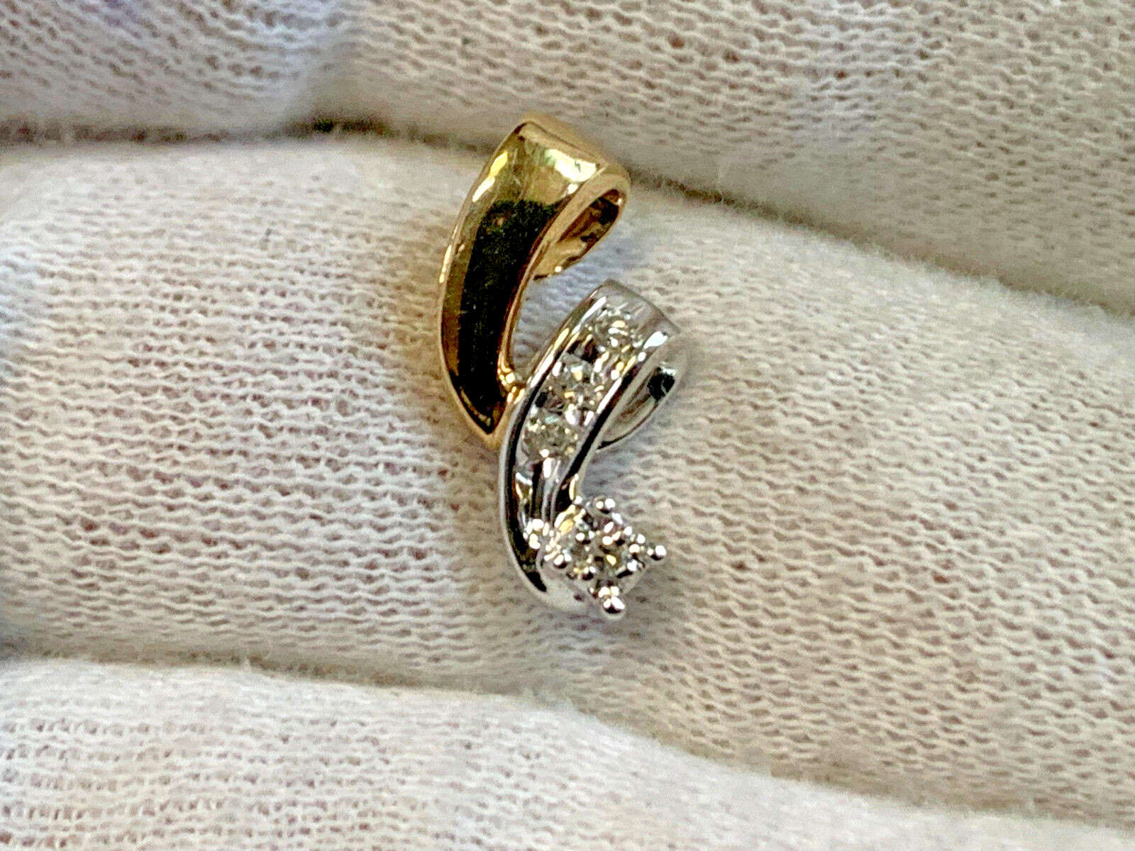 10K Yellow & White Gold Diamond Pendant 1.07g Fine Jewelry Necklace Charm