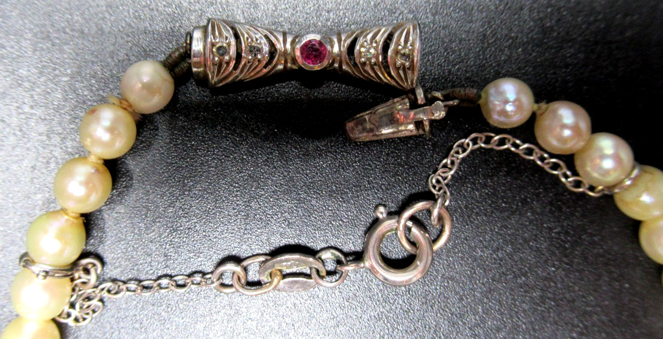 9K White Gold Genuine Pearl Gemstone Clasp Antique Necklace in Original Box!