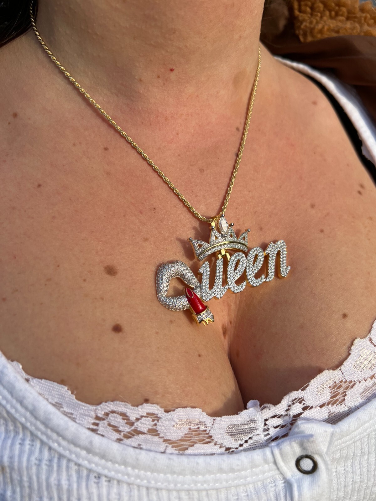 MOISSANITE 925 Silver/Gold/Rose Iced Queen W. Crown & Lipstick Pendant Necklace