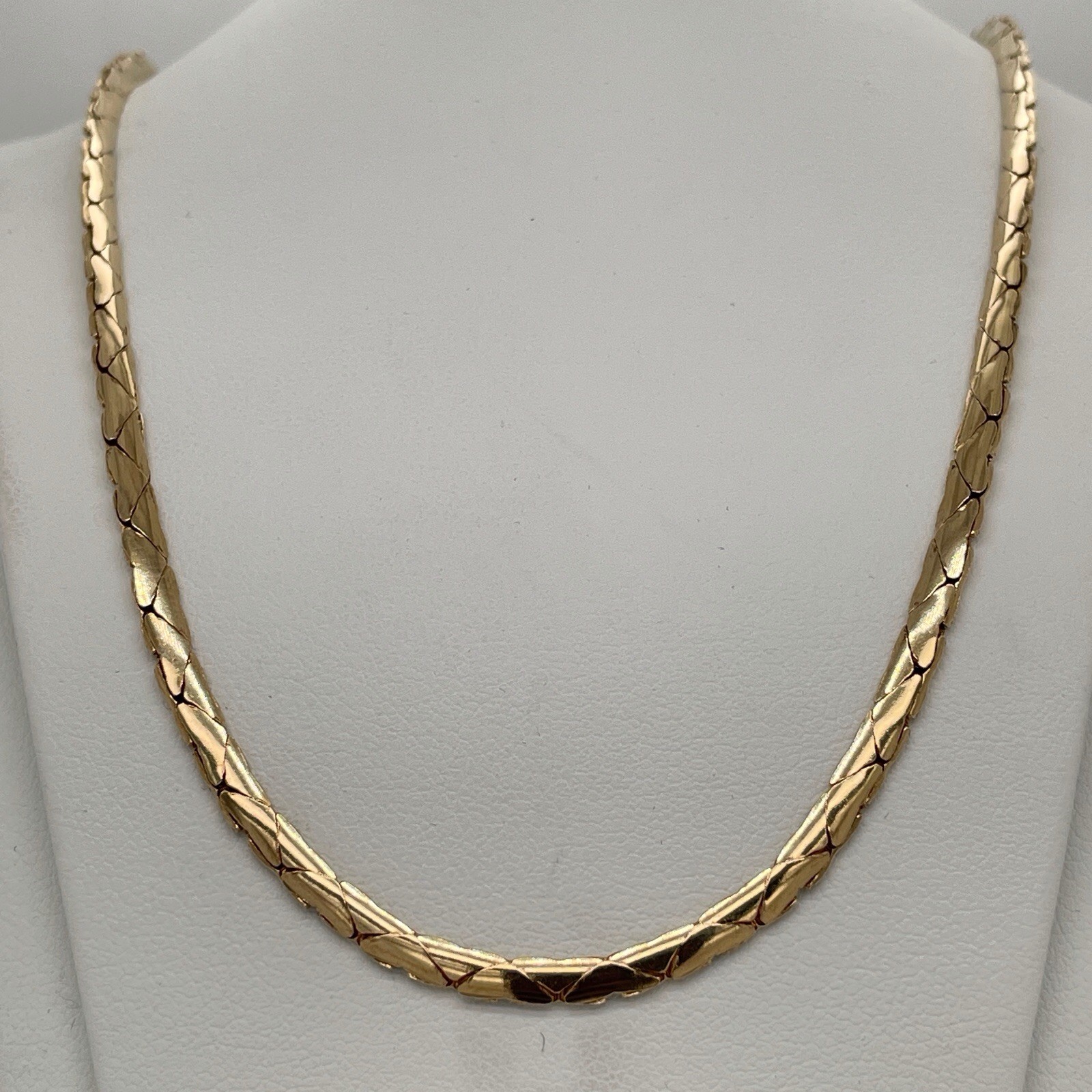 14k Yellow Gold Filled 3mm Wide Flat Cobra Link Chain 18.25 Inches – 9.2 Grams