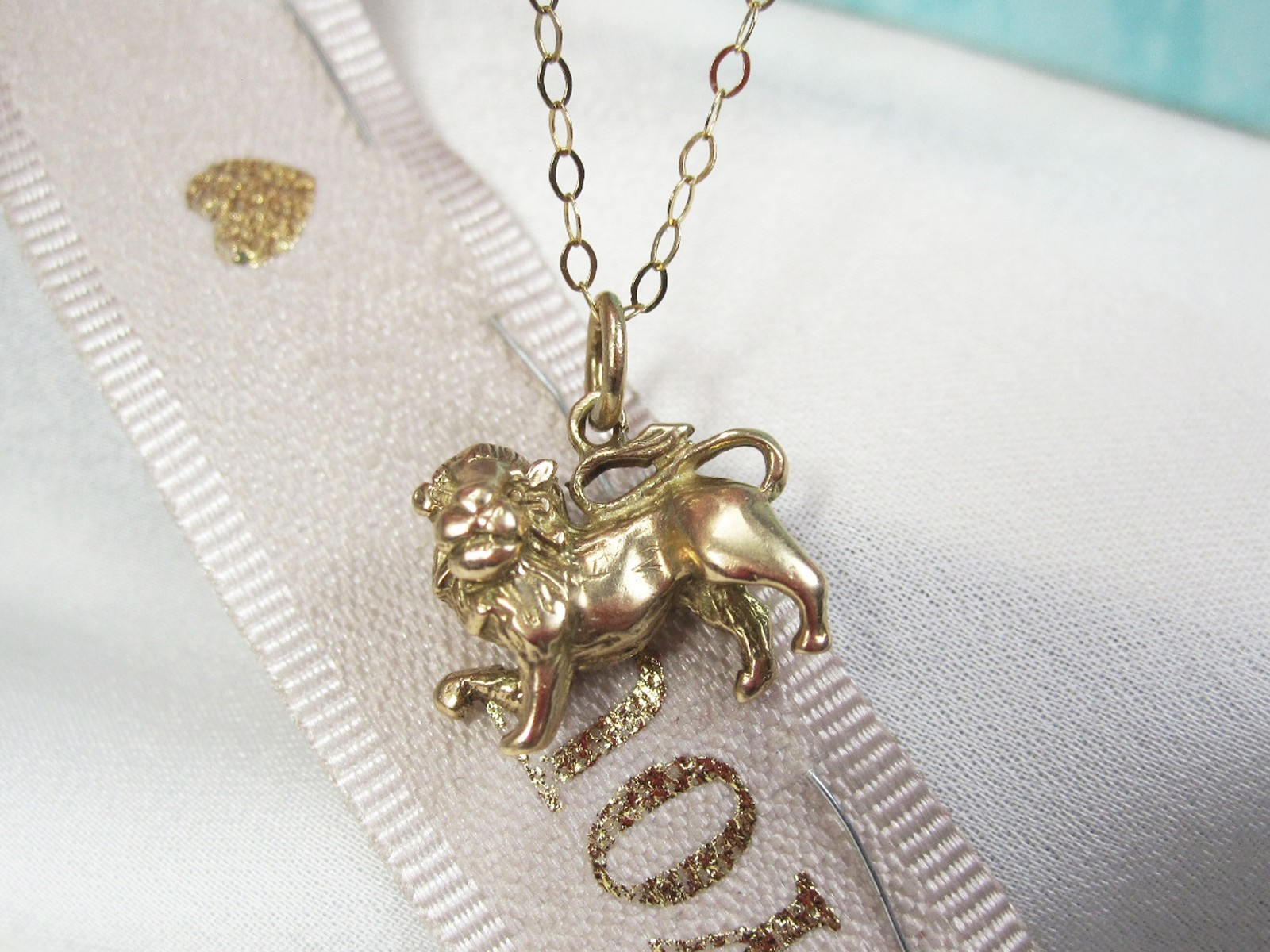 Vintage 9kt gold Lion Passant, Leo Charm pendant, Animals Charm collector