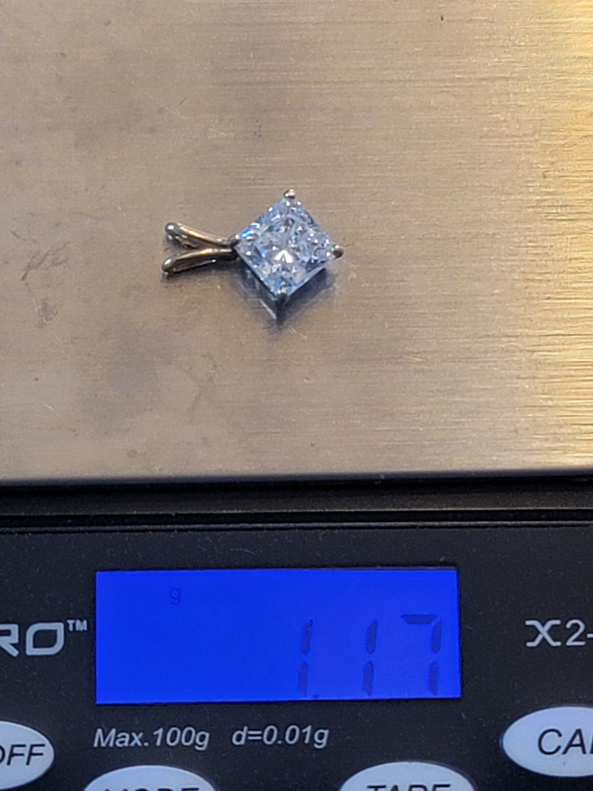 10k CZ Yellow Gold Pendant 1.17 grams