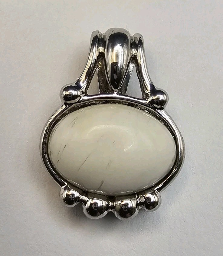 Sterling Silver 925 Howlite Gemstone Pendant + 16-22″ Metal Necklace