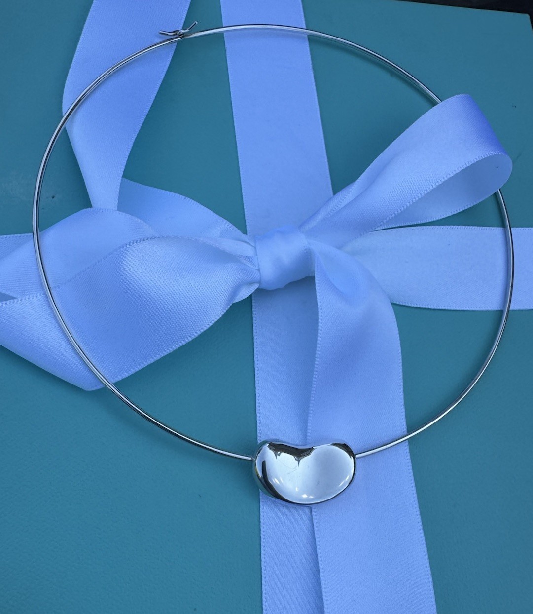 Tiffany & Co. Elsa Peretti Large 26mm Bean In silver On A Silver Choker Uk Assay