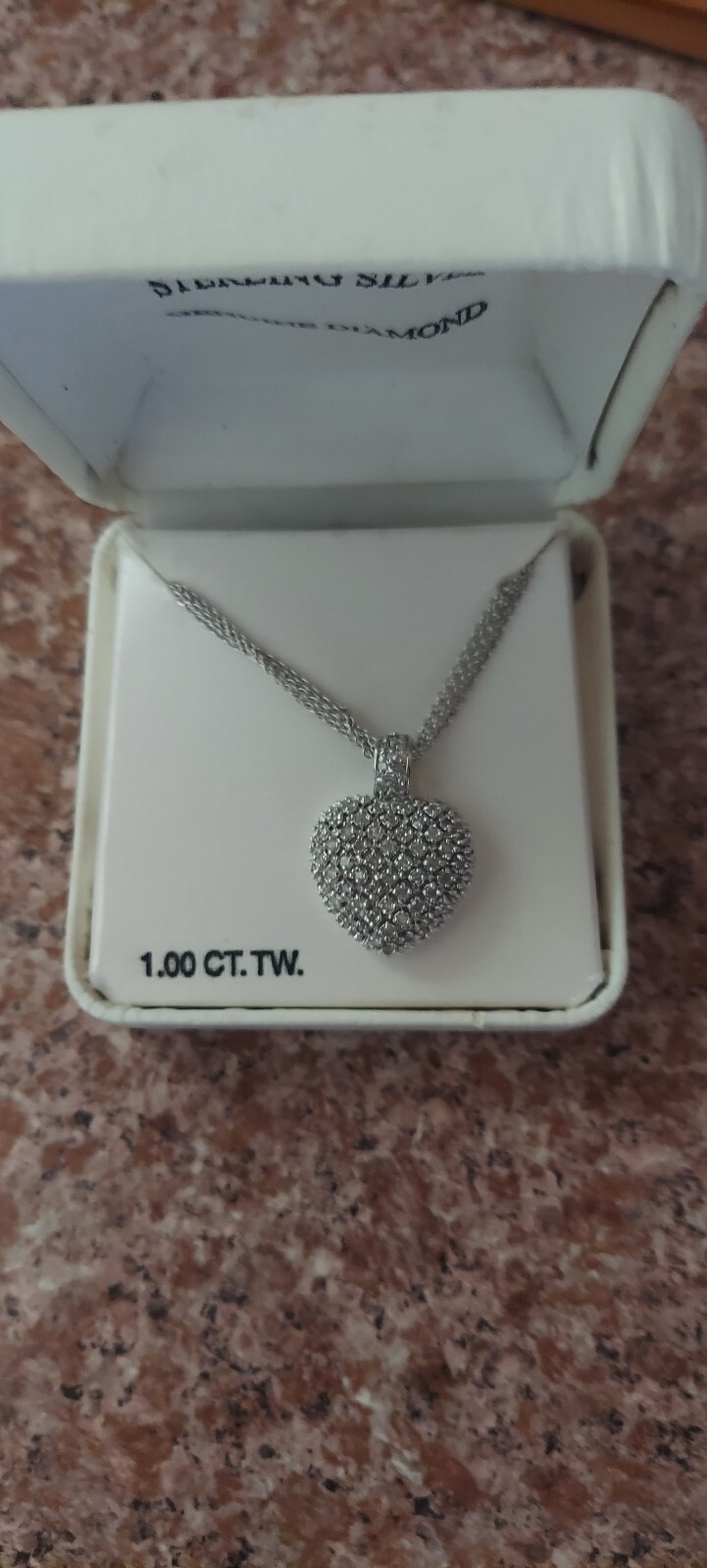 Sterling 1.00 Carat T.W. pave’ Diamond Heart Pendant Necklace MSRP: $495 A4308YS