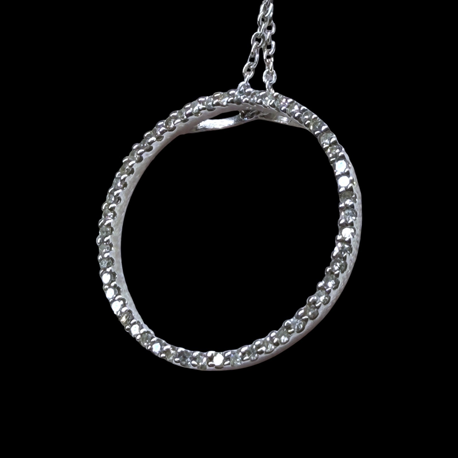 1990s 14K White Gold Pave Set Circle Pendant Necklace Italy Lobster Clasp 16in