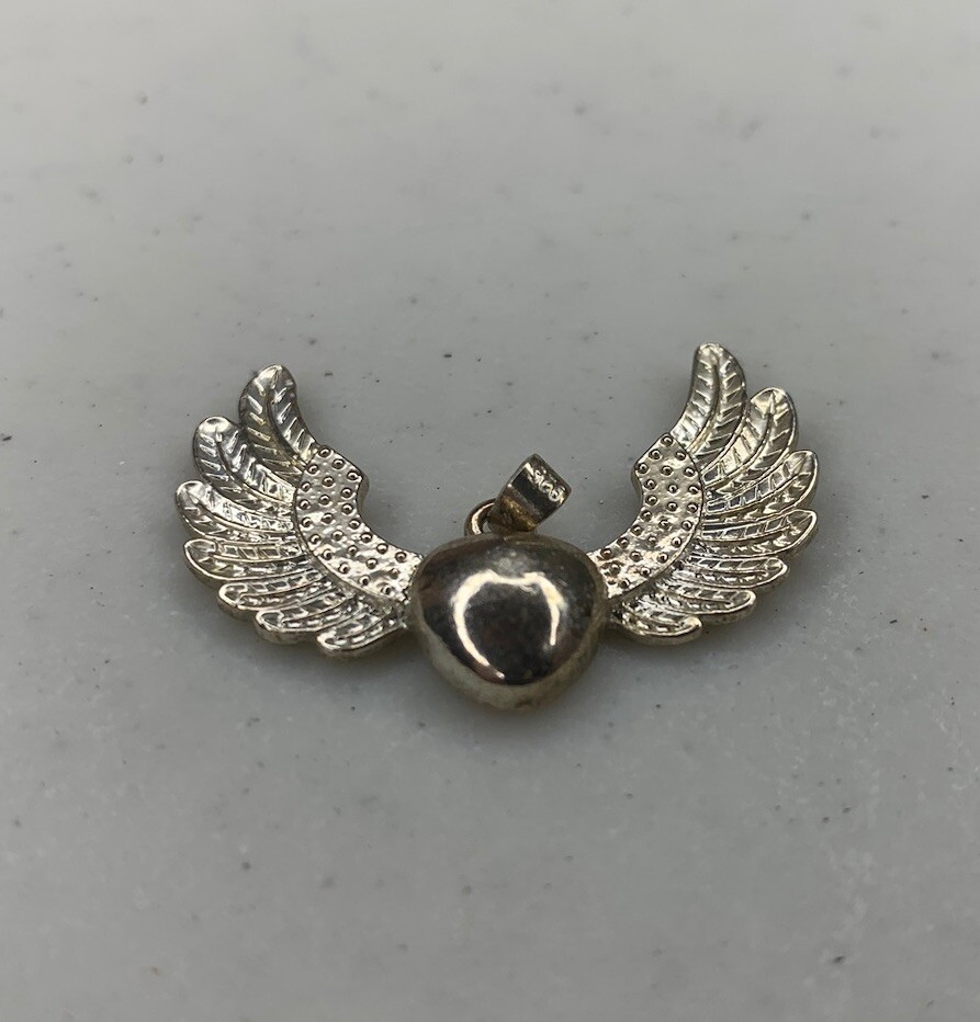 Used 925 Sterling Silver Heart With Wings Pendant, Unbranded – 5.5 grams
