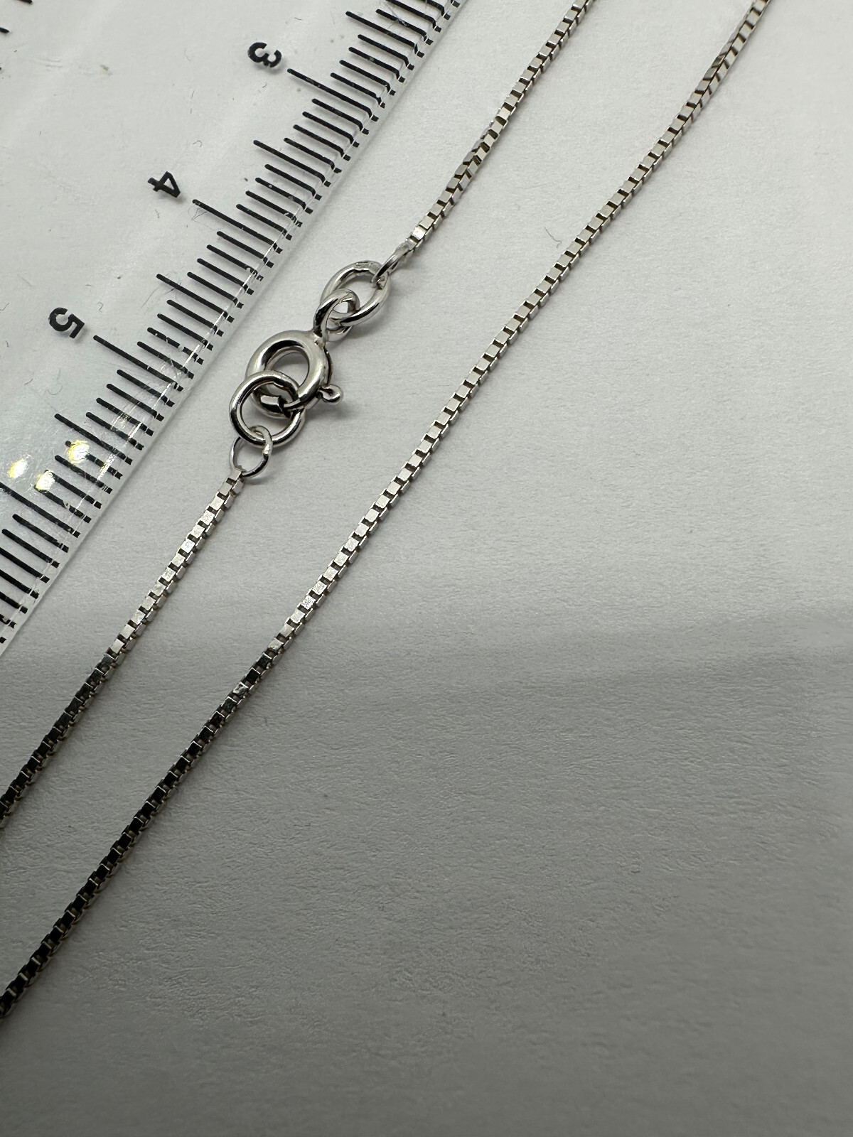9ct White Gold 1mm Box Venetian Link Chain 30″ / 75cm Chain (W53V)