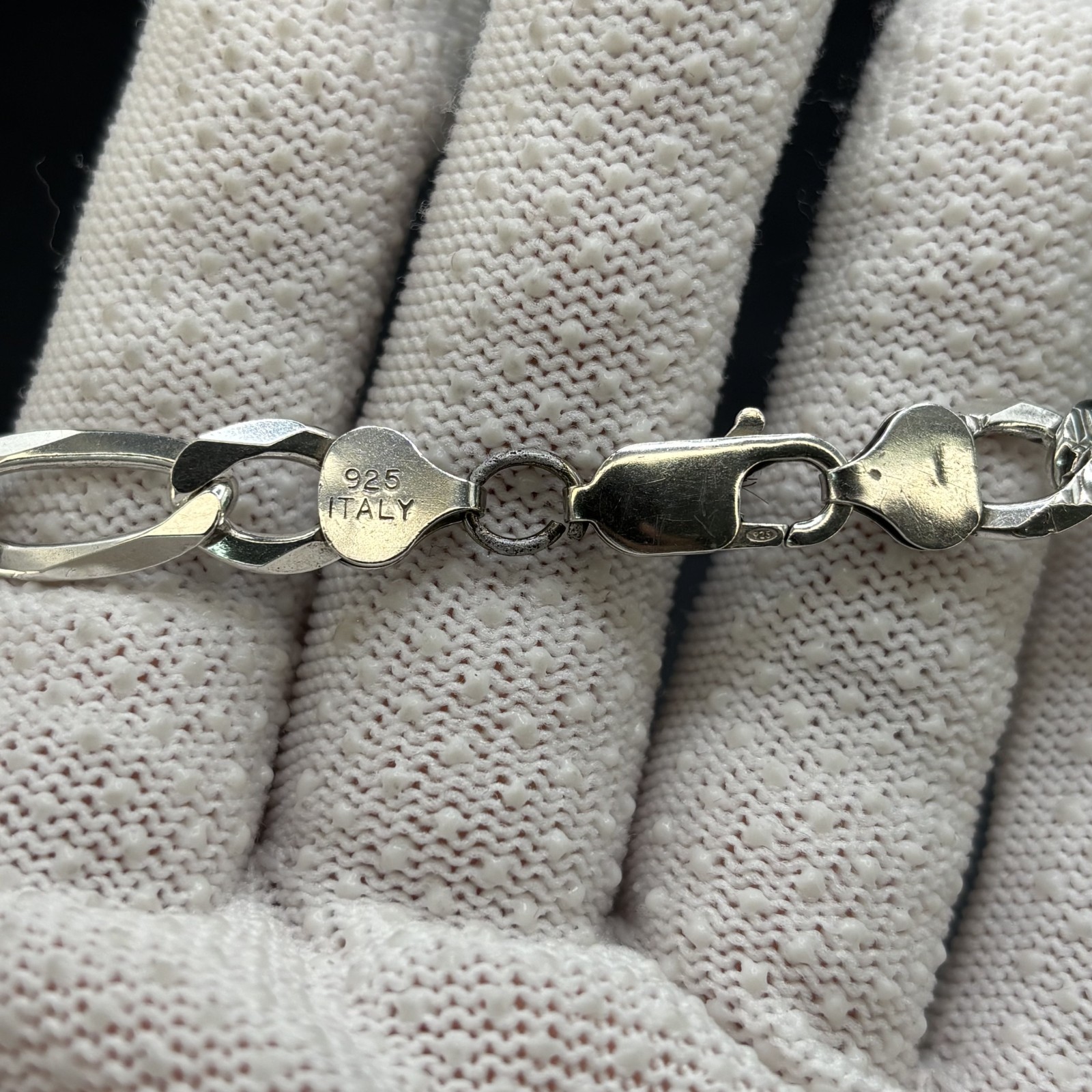 925 Sterling Silver, Figaro Link Chain, 45.2grms, 24”long, 8.0mm