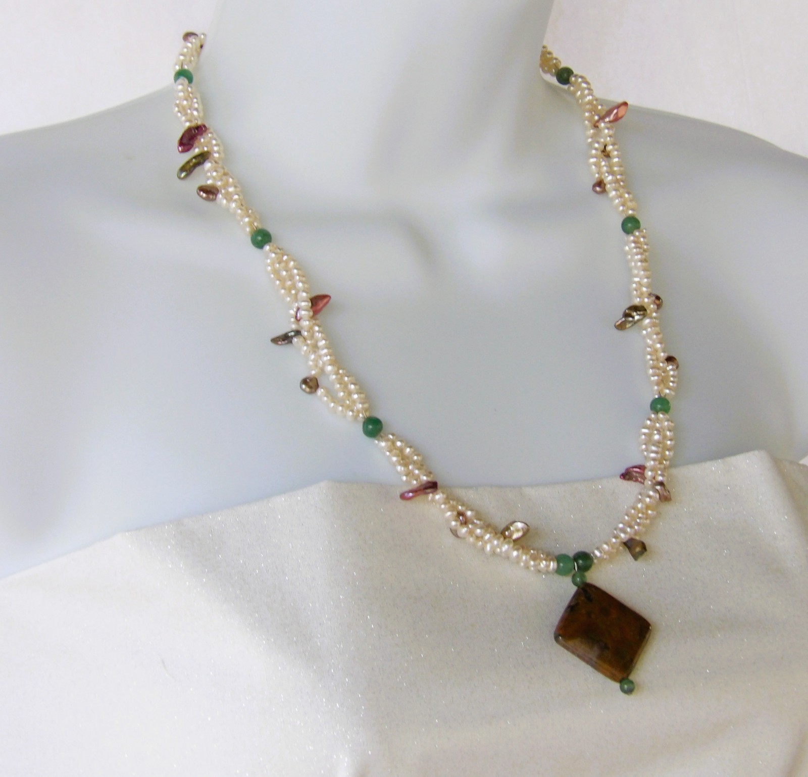 23 inches long Multicolor Aventurine & Genuine Freshwater Pearl Necklace NK958
