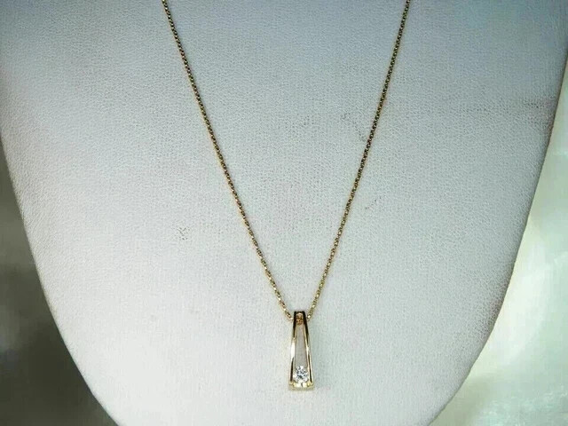 Real Moissanite 2.00Ct Round Cut Women’s Pendant 14k Yellow Gold Plated Silver