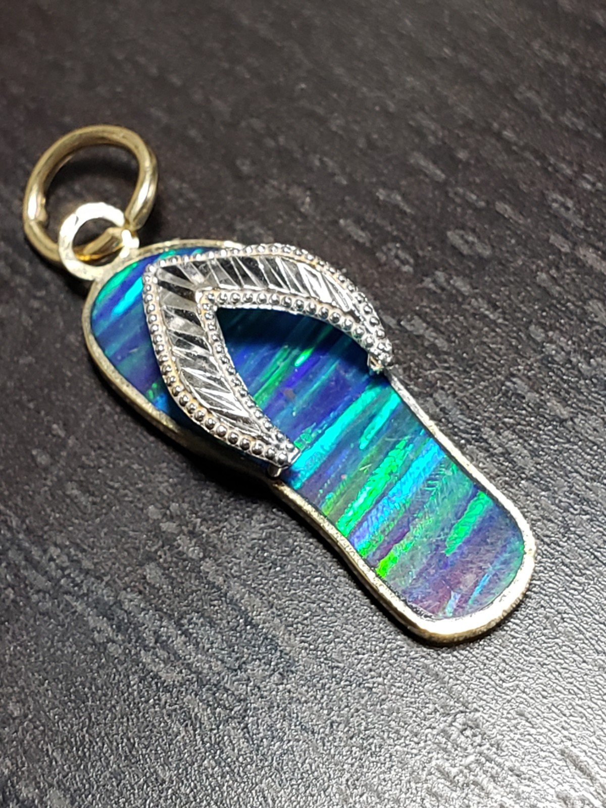 14 Karat Yellow Gold Flip Flop Pendant