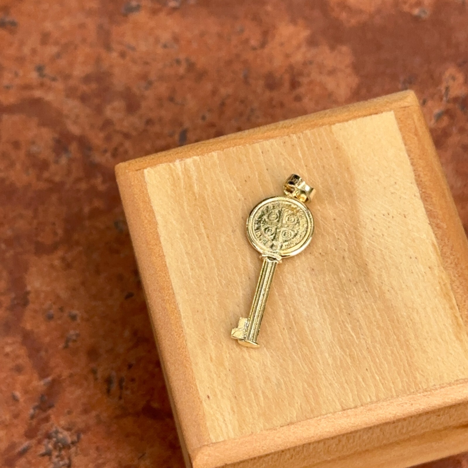 14KT Yellow Gold Solid St Benedict Key Medal Pendant Charm Reversible 23mm